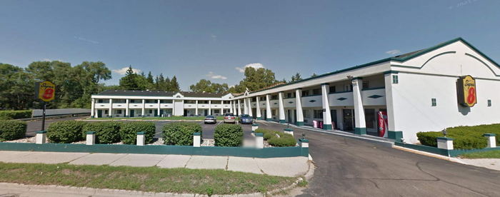 Poplars Motel (Clarion Pointe East, Inn America) - As Super 8 (newer photo)